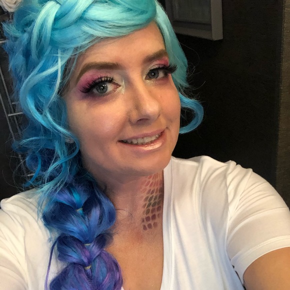 Meet your Posher, Jennifer - Picture 2 of 3